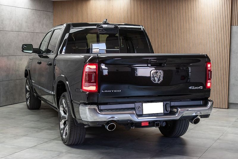 Dodge RAM 5.7 HEMI*LIMITED*AIR*LPG*ČR 1M - fotka 4 z 48