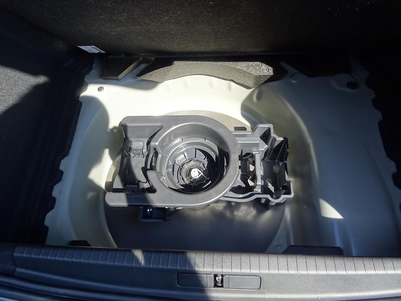 Peugeot 208 (2026) ALLURE Hybrid 110k e-DCS6 - fotka 12 z 44