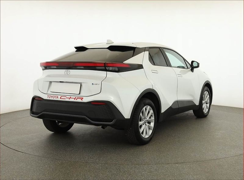 Toyota C-HR (2025) 1.8 Hybrid - fotka 5 z 18