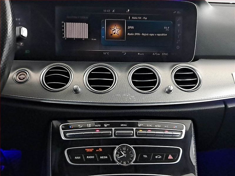 Mercedes-Benz Třídy E (2016) E 220 d, Automat, Navi - fotka 12 z 23