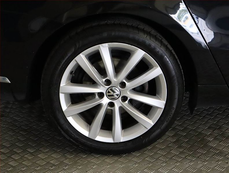 Volkswagen Passat (2012) 2.0 TDI, Serv.kniha, Xenony - fotka 15 z 20
