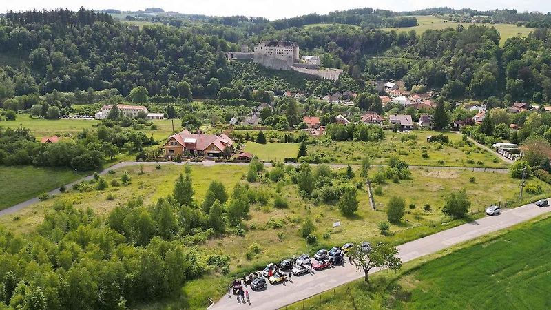 V Horních Jelčanech, v obci, kterou proslavil slavný rybníkář Jakub Krčín, jenž je spojený i s Třeboní, se o víkendu sešli nadšenci vozidel Smart, přijel i unikátní Crossblade.