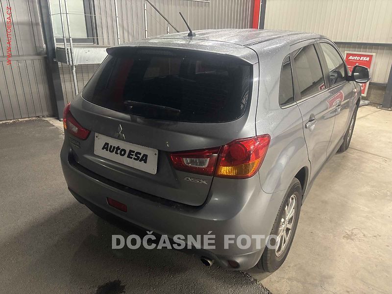 Mitsubishi ASX (2014) 1.6, 2.maj,ČR, servis.kniha - fotka 2 z 3