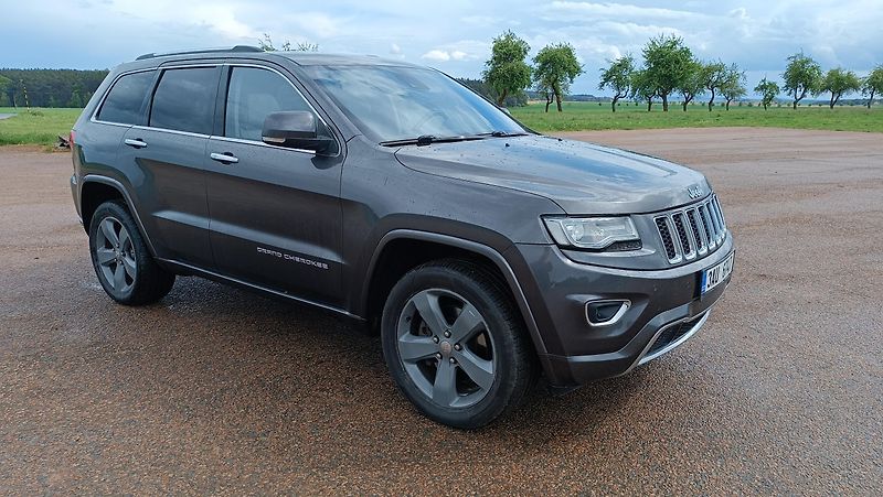 Jeep Grand Cherokee 3,0d Overland Nové v ČR - fotka 2 z 52