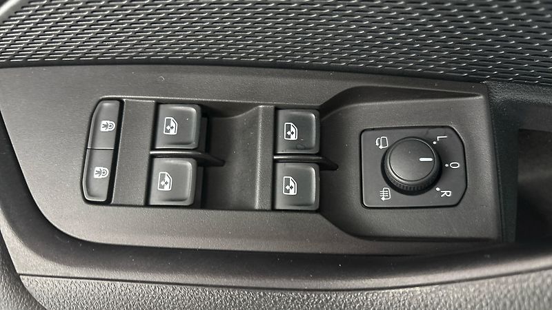Škoda Octavia 2.0 TDI DSG 4x4 Style Combi - fotka 22 z 29