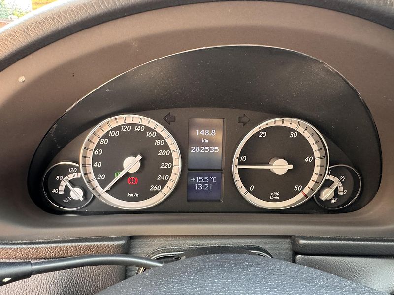 Mercedes-Benz Třídy C 200CDI 90Kw Sport Edition - fotka 17 z 25