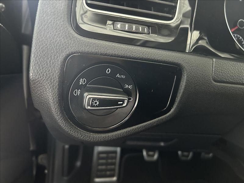 Volkswagen Golf 1,6   TDI 85kW,JOIN,TAŽNÉ,SERV - fotka 12 z 30