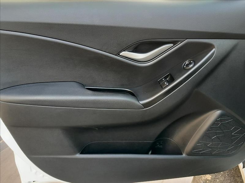 Hyundai ix20 1.6i 16V - fotka 18 z 53