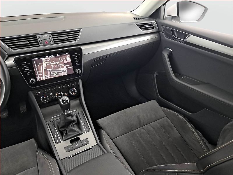 Škoda Superb (2021) Style 2.0 TDI, ČR,1.maj, Kůže - fotka 8 z 20