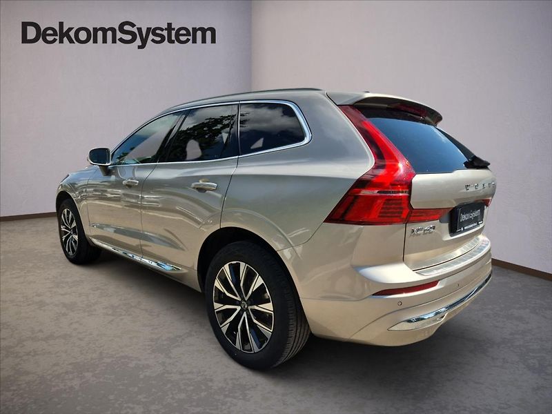 Volvo XC60 2,0 B4 AWD diesel Plus Bright - fotka 4 z 19