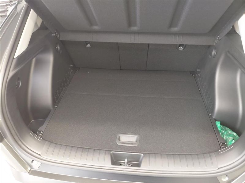 Hyundai Kona (2025) 1,6 TGDI MT LP STYLE TT NEOBJ - fotka 18 z 19