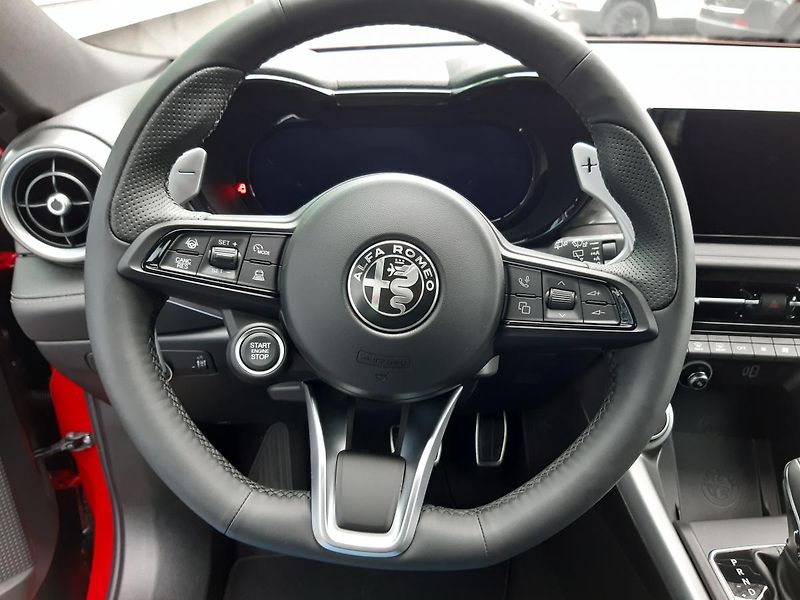 Alfa Romeo Tonale (2023) 1,3 PHEV 280 PS  Veloce - fotka 33 z 48