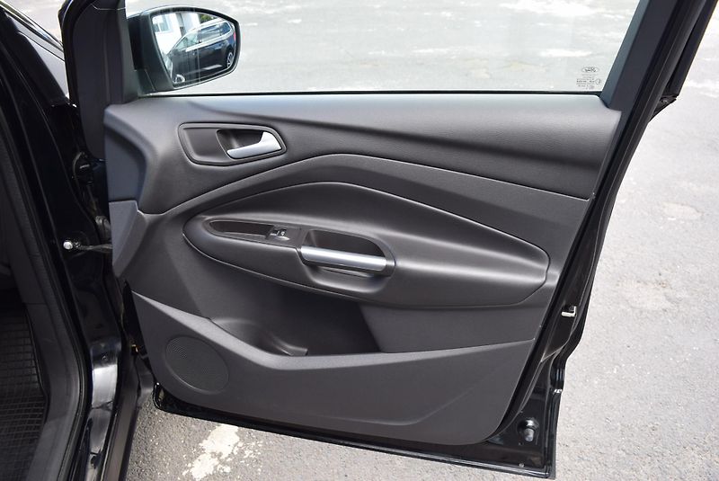 Ford Kuga (2020) 1.5 EcoBoost 110kw TITANIUM  - fotka 35 z 45