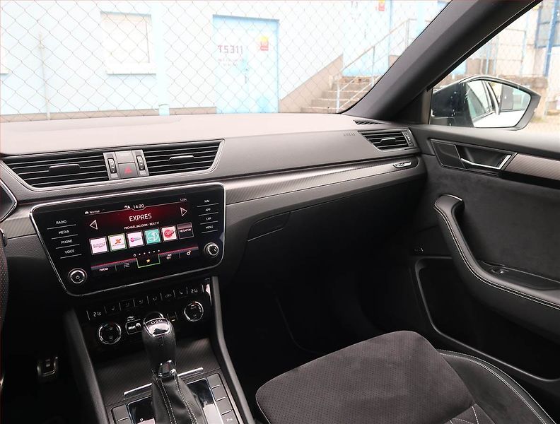Škoda Superb (2021) Sportline 2.0 TDI - fotka 8 z 20