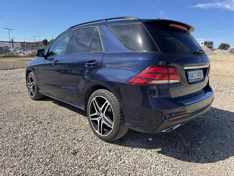 Mercedes-Benz GLE 350 4-MATIC - fotka 2 z 20