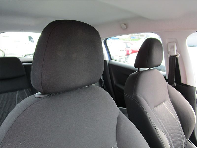 Peugeot 208 1.4HDi  Klima, 2. maj. - fotka 18 z 36