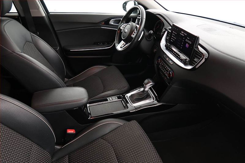 Kia XCeed (2019) 1.6 T-GDI, Automat, Serv.kniha - fotka 9 z 20
