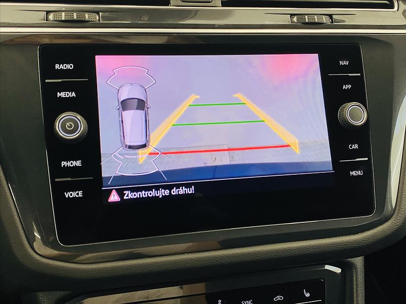 Volkswagen Tiguan Allspace 2,0 TSI DSG 140kW 4x4 - fotka 17 z 24