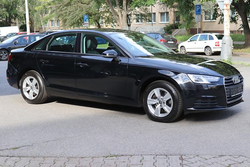 Audi A4 2.0TDI S-TRONIC SEDAN 110kW - fotka 8 z 50
