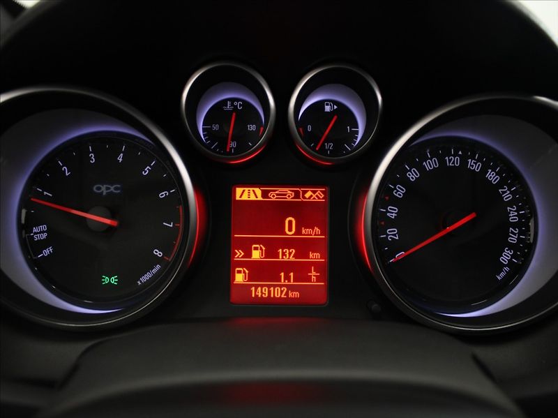 Opel Astra 2,0 Turbo 280koní OPC Infinity - fotka 25 z 25