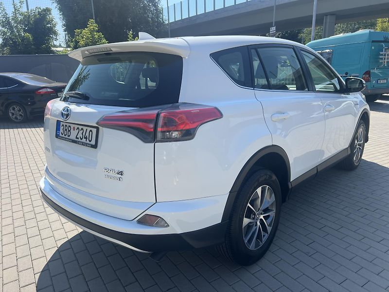 Toyota RAV4 2.5i HYBRID 114kw - fotka 4 z 25