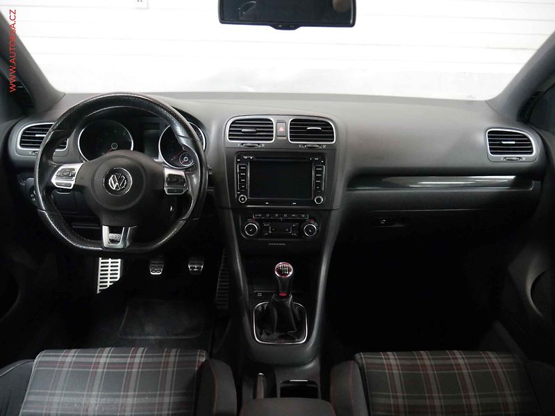 Volkswagen Golf (2009) 2.0TSi, servis.kniha - fotka 8 z 17