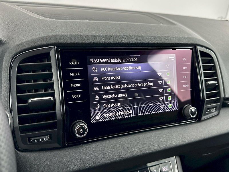 Škoda Karoq (2025) DSG 1.5TSI 110kW SportLine - fotka 14 z 32