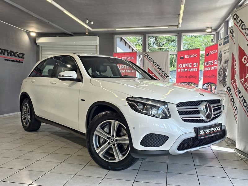 Mercedes-Benz GLC 350 e 4MATIC 235kW Plug-In DPH - fotka 25 z 26