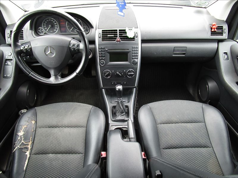 Mercedes-Benz Třídy A A160,  Klima - fotka 7 z 39