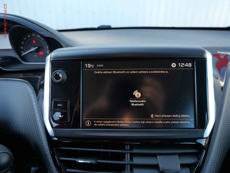Peugeot 2008 (2019) 1.2 PT, 1.maj,ČR, Active - fotka 16 z 19