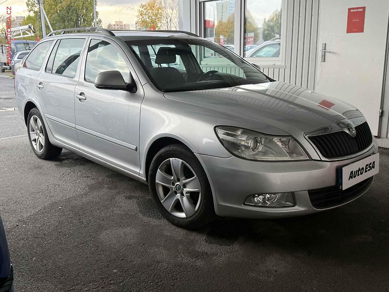 Škoda Octavia (2011) 1.6 TDi, AC, Multifunkce - fotka 1 z 3