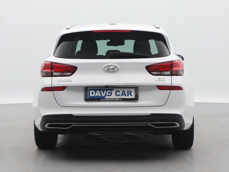 Hyundai i30 1,6 CRDi 85kW Aut. Style CZ - fotka 6 z 36