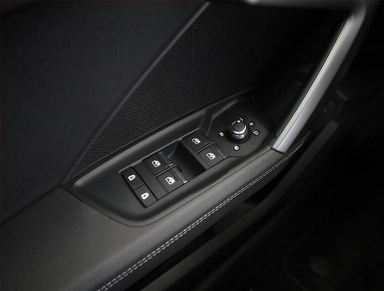 Audi A3 (2024) 35 TFSI - fotka 18 z 21