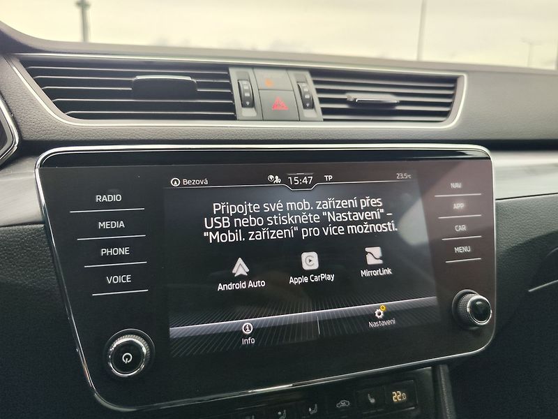 Škoda Superb 2.0 TDI/110kW Style DSG - fotka 19 z 35