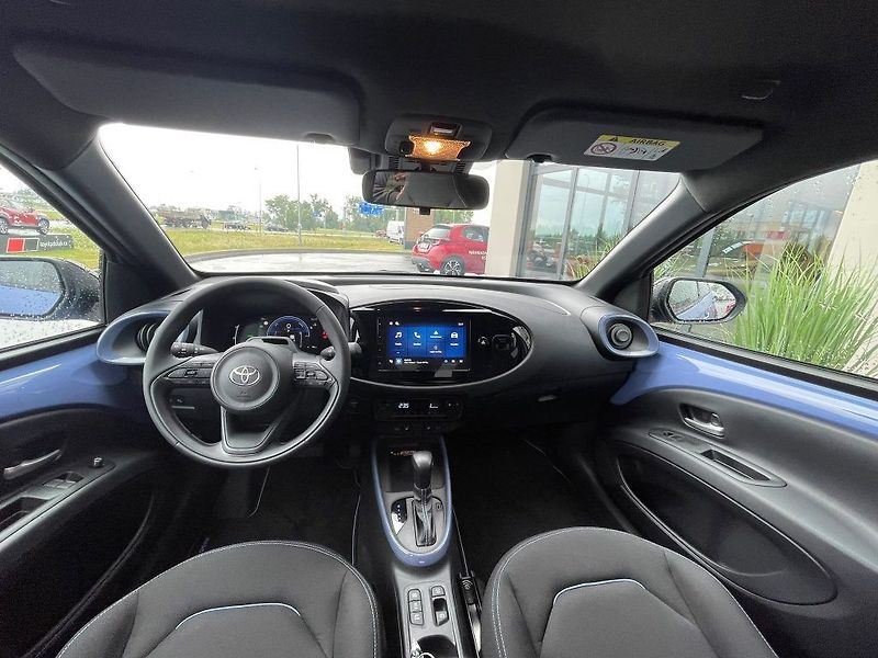Toyota Aygo 1.5 Hybrid automat Style - fotka 24 z 27