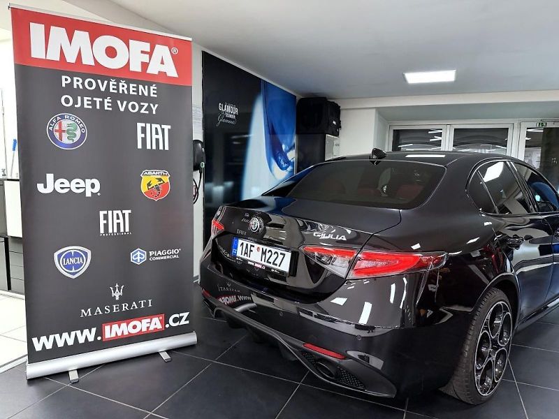 Alfa Romeo Giulia (2024) 2.0T 280k AT8 ZF Q4 4x4 Veloce - fotka 5 z 23