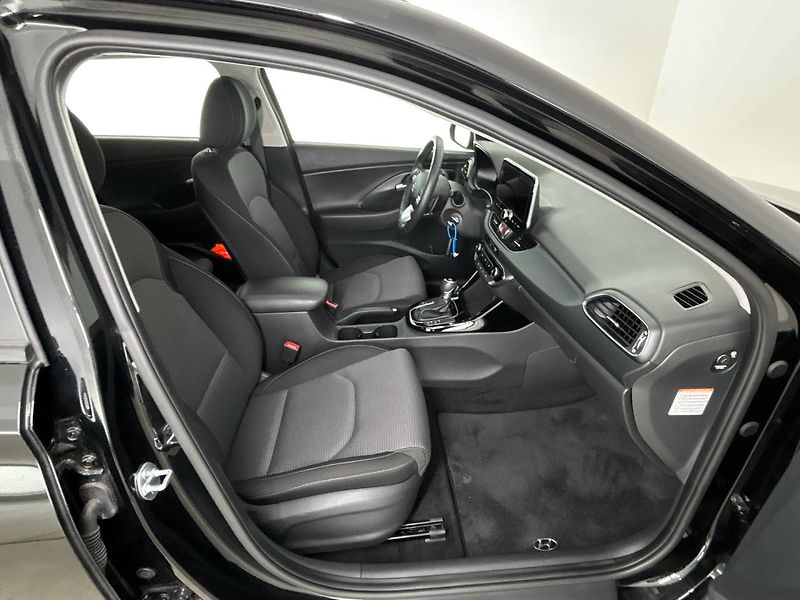 Hyundai i30 Smart DCT - fotka 9 z 26