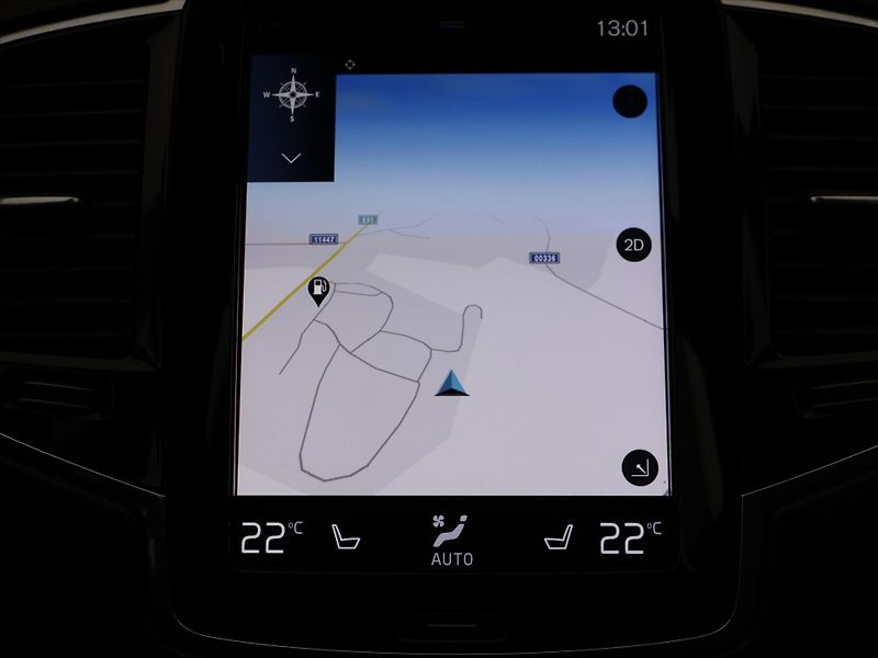 Volvo XC90 2,0 D5 173 kW AWD Momentum DPH - fotka 26 z 39