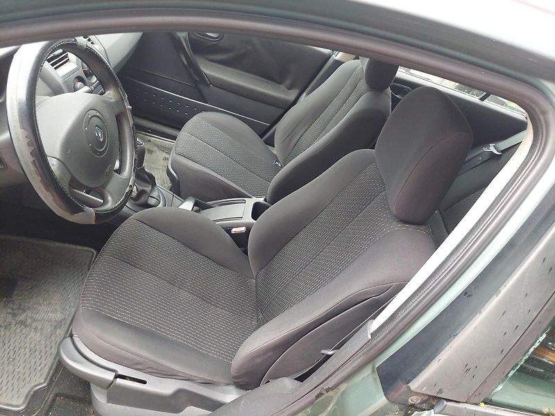 Renault Mégane (2005) II. 1.4i-16v - fotka 11 z 22