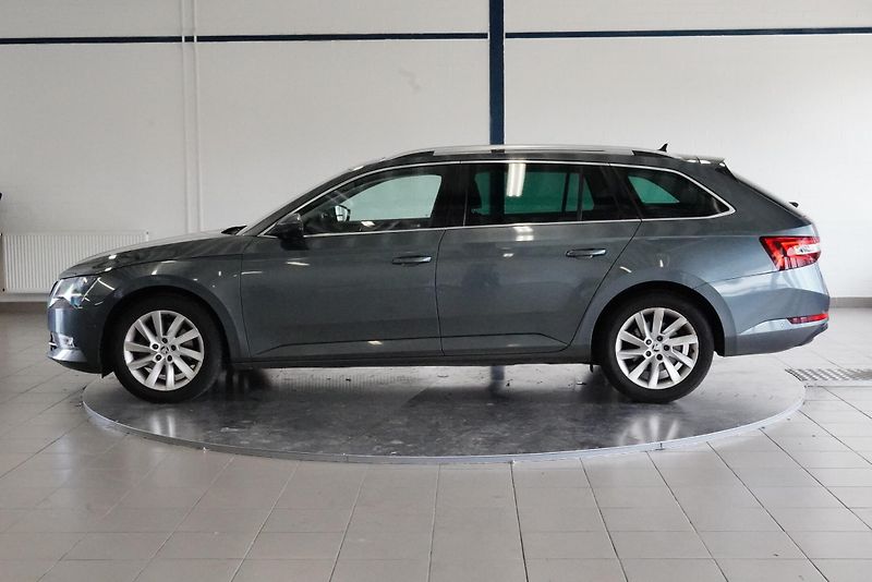 Škoda Superb - fotka 3 z 30