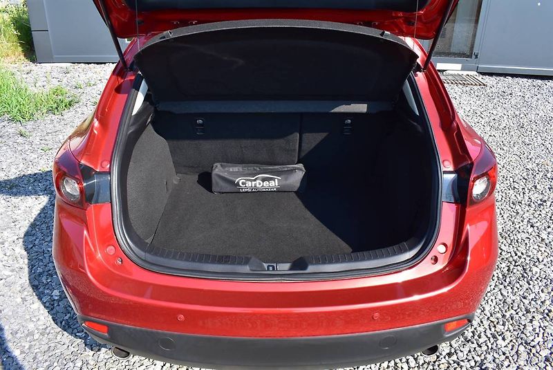 Mazda 3 2,0 16V SOUL RED,1.M,SERVIS! - fotka 14 z 15