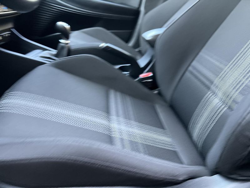 Hyundai Bayon 1.2i Comfor 1.Maj ČR DPH Klima - fotka 11 z 40