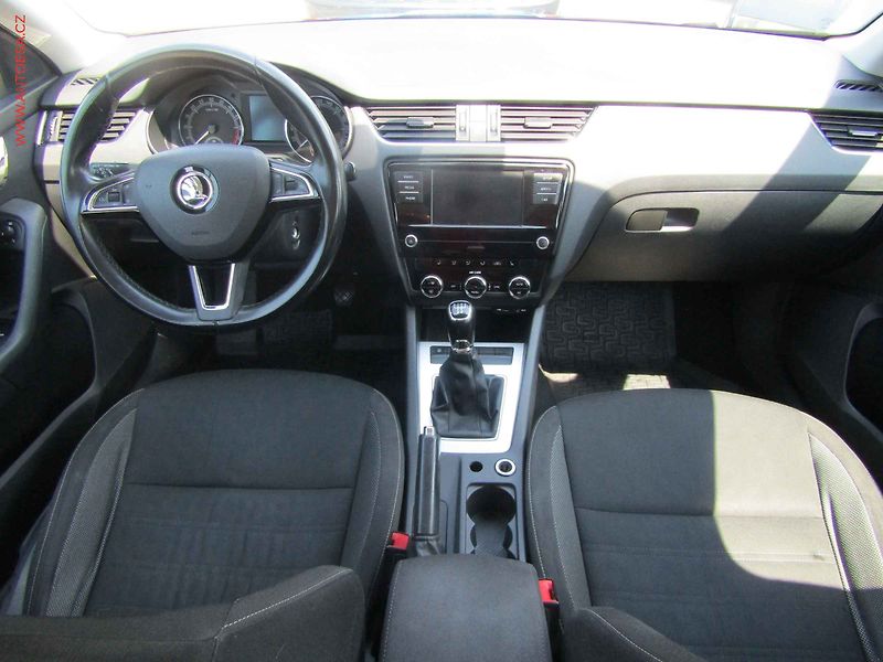 Škoda Octavia (2017) 1.6 TDi, Ambition, AC - fotka 8 z 19
