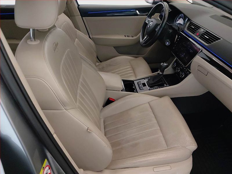 Škoda Superb (2018) Laurin&Klement 2.0 TDI, 4X4 - fotka 9 z 17