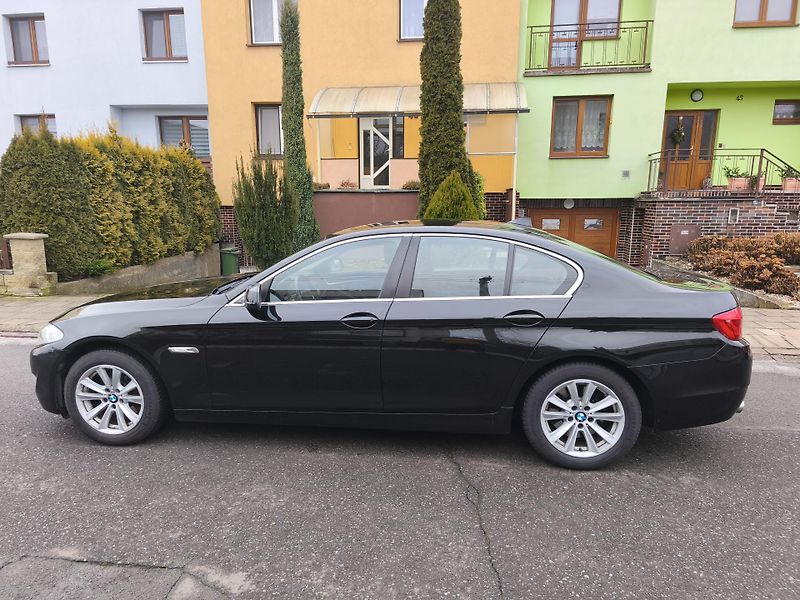 BMW Řada 5 (2013)  520 D -CZ SERVISKA - fotka 8 z 20