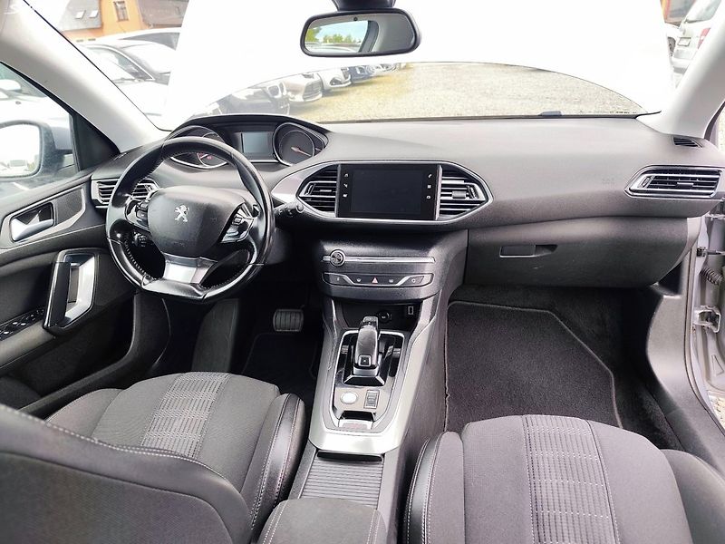 Peugeot 308 (2018) - fotka 21 z 44