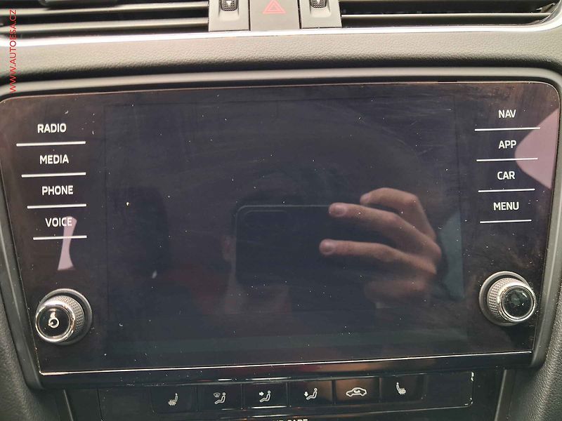 Škoda Octavia (2018) 1.4 TSi, Drive, DSG, LED - fotka 14 z 19
