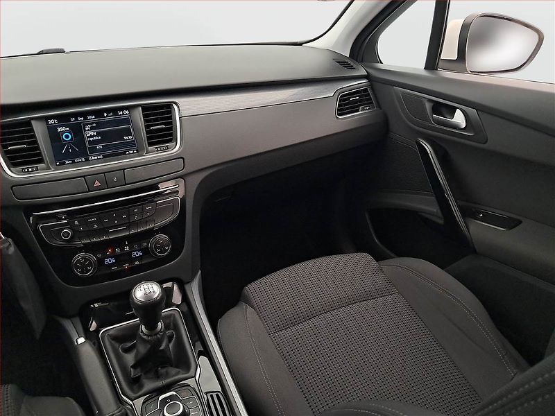 Peugeot 508 (2013) 2.0 HDi, Navi, Tempomat - fotka 8 z 19