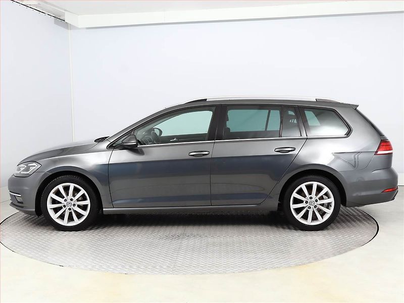 Volkswagen Golf (2017) 1.4 TSI, Automat, Tempomat - fotka 3 z 17