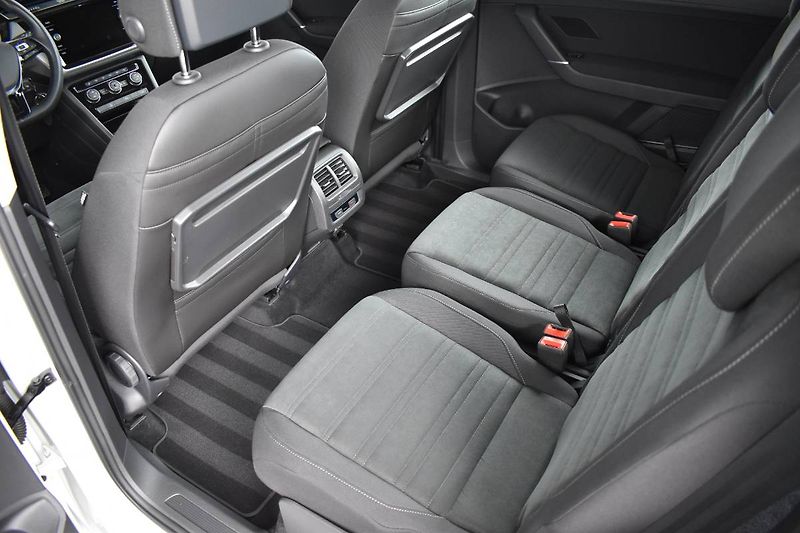 Volkswagen Touran (2022) 1.5TSI 110kW DSG, LED - fotka 11 z 23